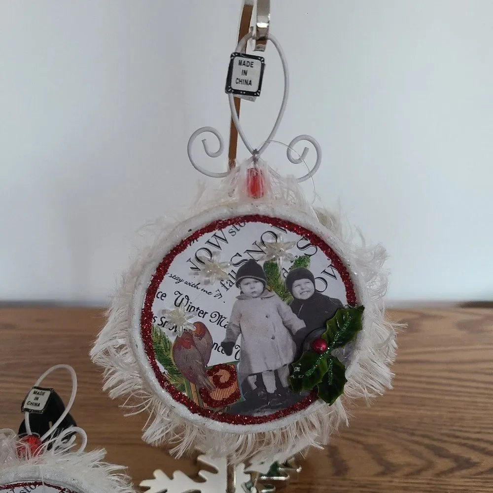 Set of Two Decoupage Old-Fashioned Christmas Ornaments Half Globe Vintage Look